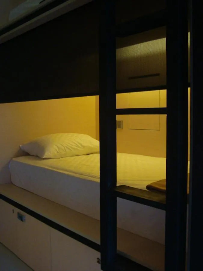 Bali Caps Hostel Kuta Lombok